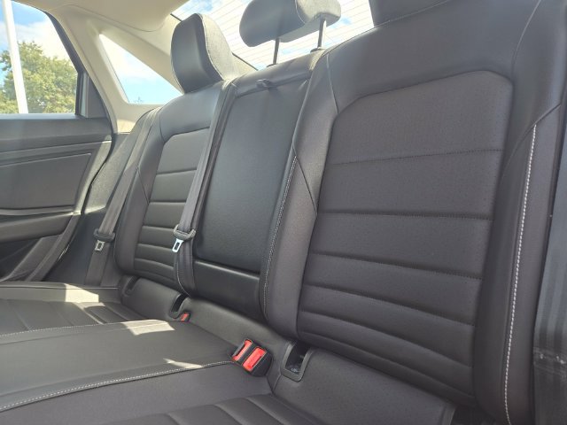 Used 2024 Volkswagen Jetta SE FWD image 10