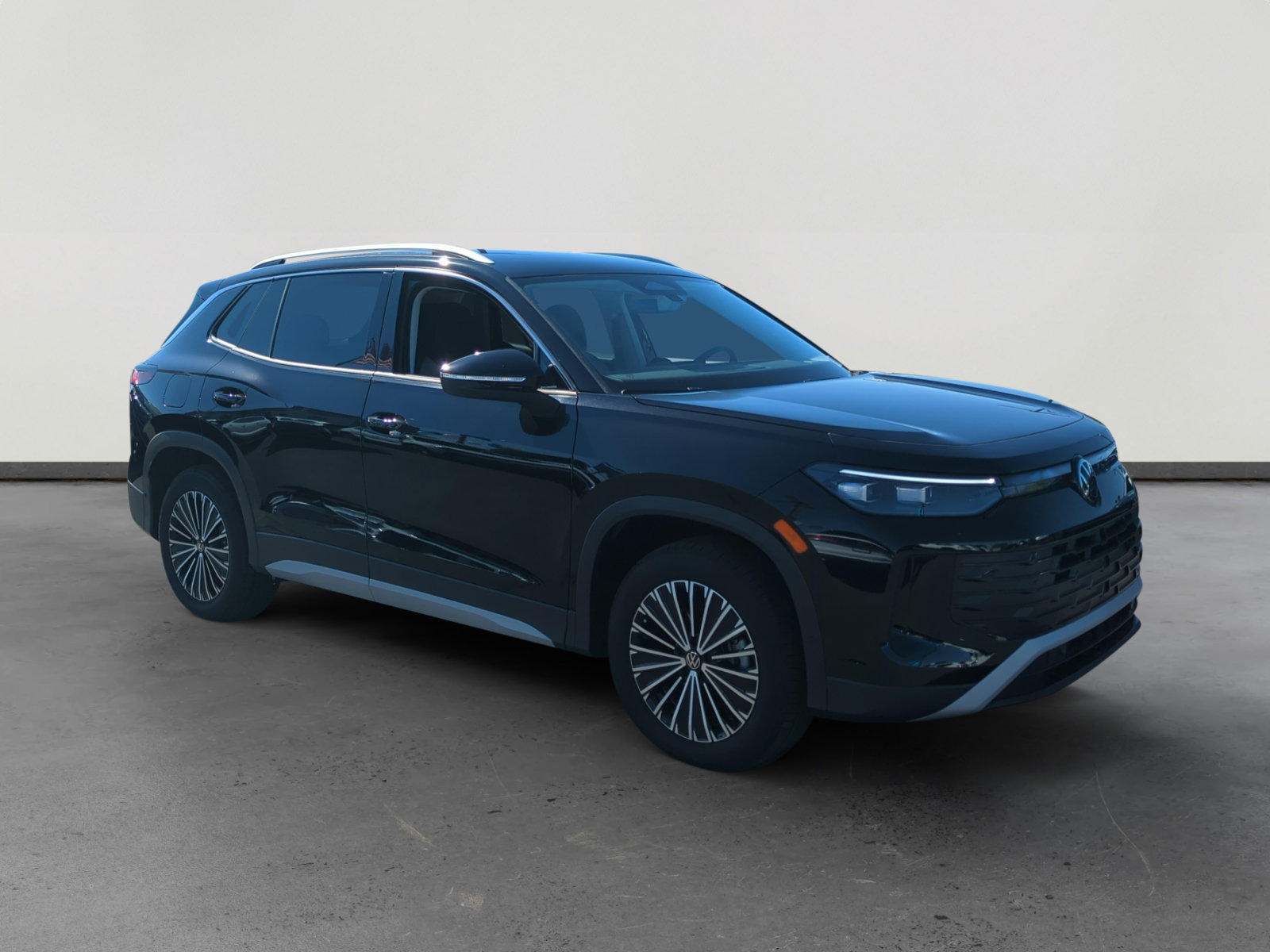 New 2025 Volkswagen Tiguan S image 7