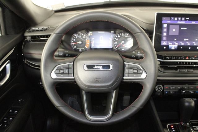 Used 2024 Jeep Compass Trailhawk image 23