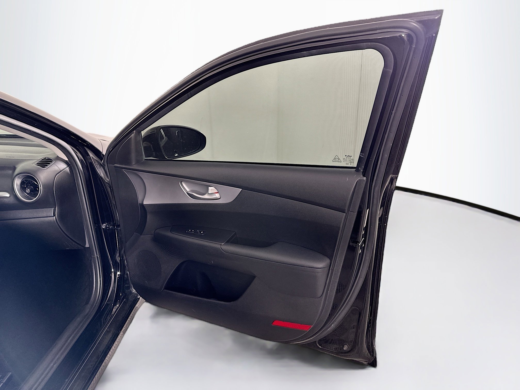 Used 2023 Kia Forte LXS image 29