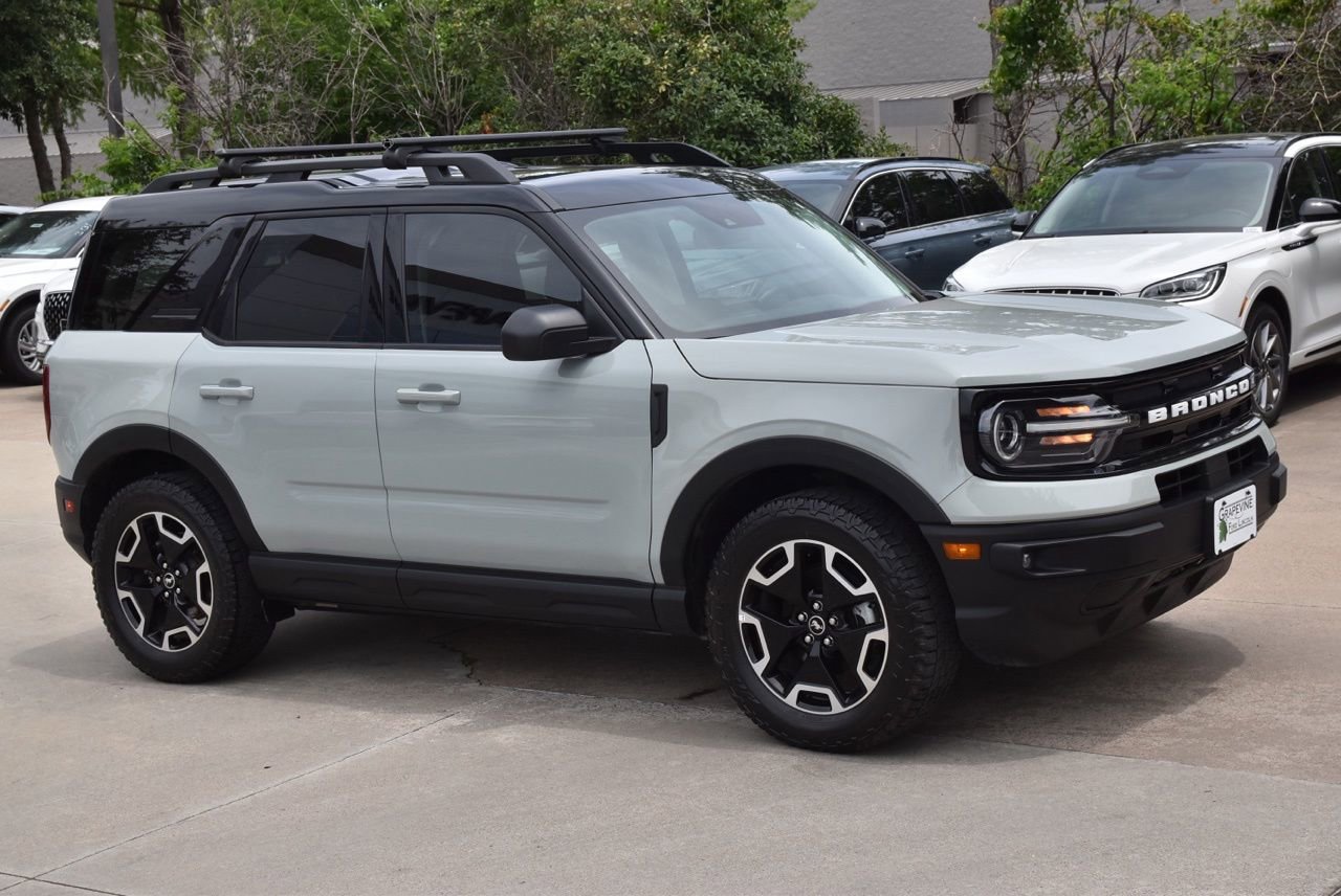 Used 2023 Ford Bronco Sport Outer Banks w/ Tech Package AWD/4WD image 5