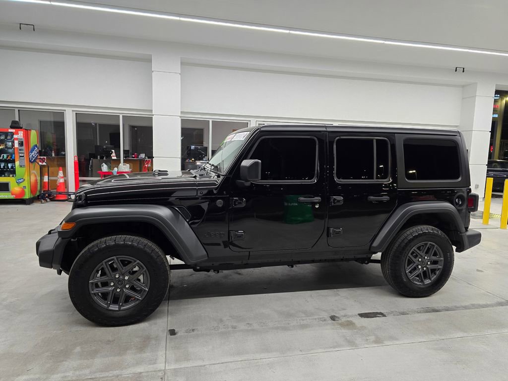 Used 2025 Jeep Wrangler Sport S image 3