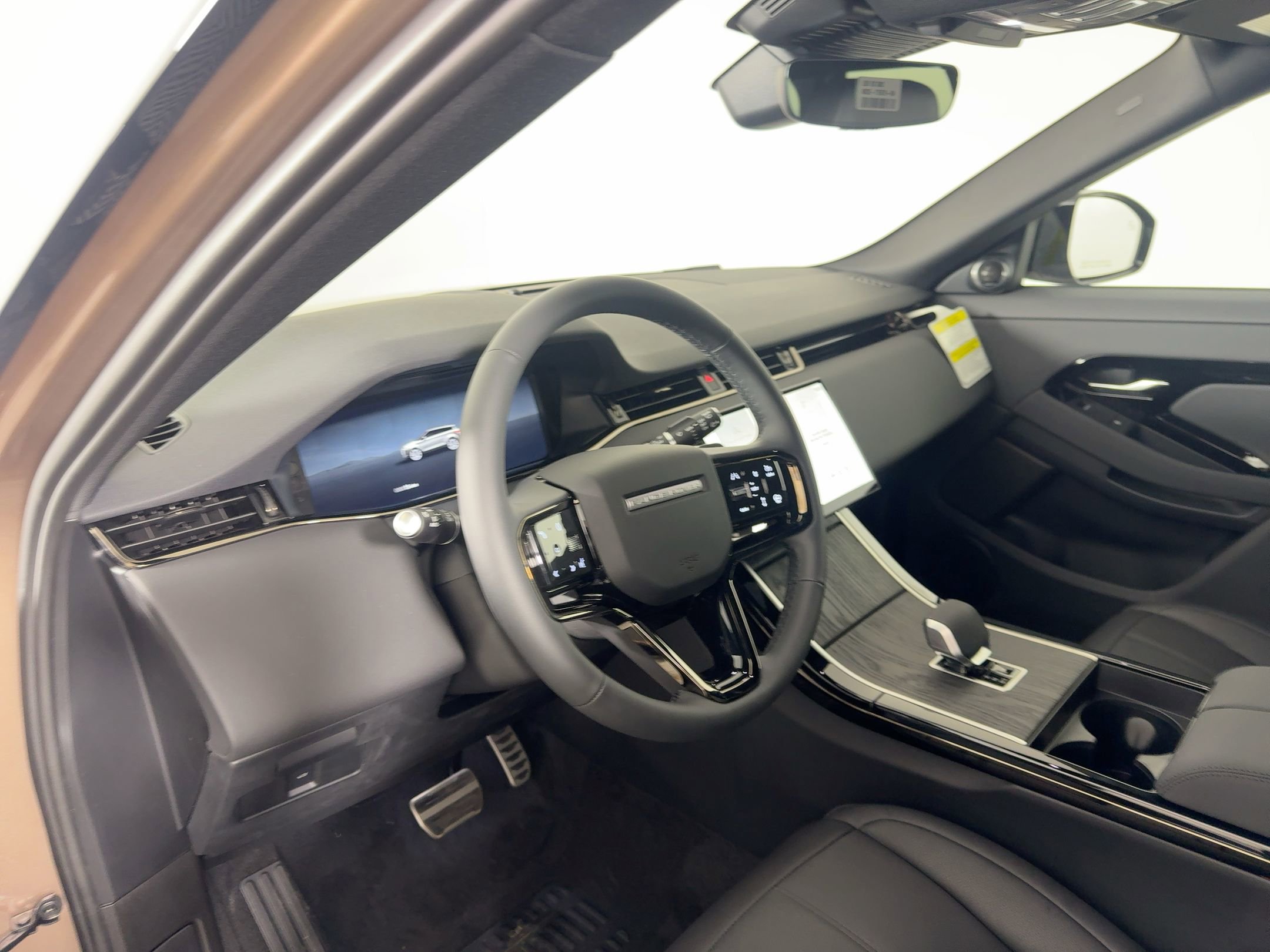 New 2026 Land Rover Range Rover Evoque Dynamic SE AWD/4WD image 4