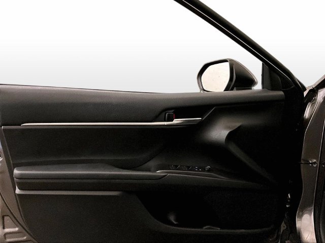 Used 2022 Toyota Camry SE FWD image 22