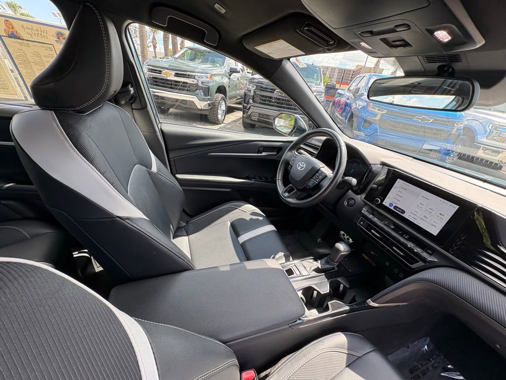 Used 2025 Toyota Camry SE FWD image 25
