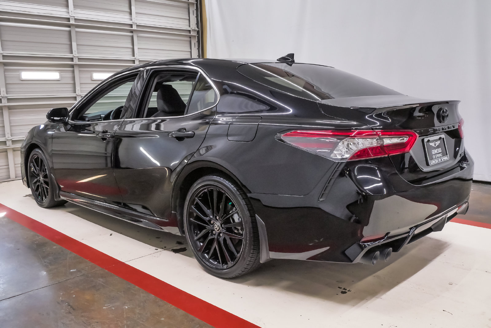 Used 2022 Toyota Camry XSE FWD image 8