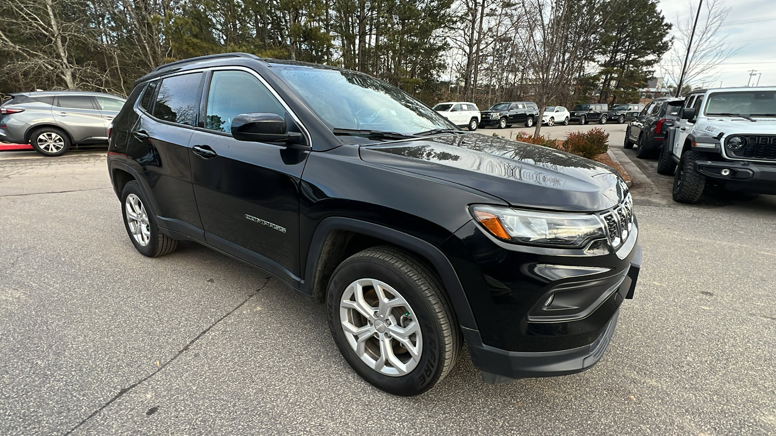 Used 2024 Jeep Compass Latitude image 5