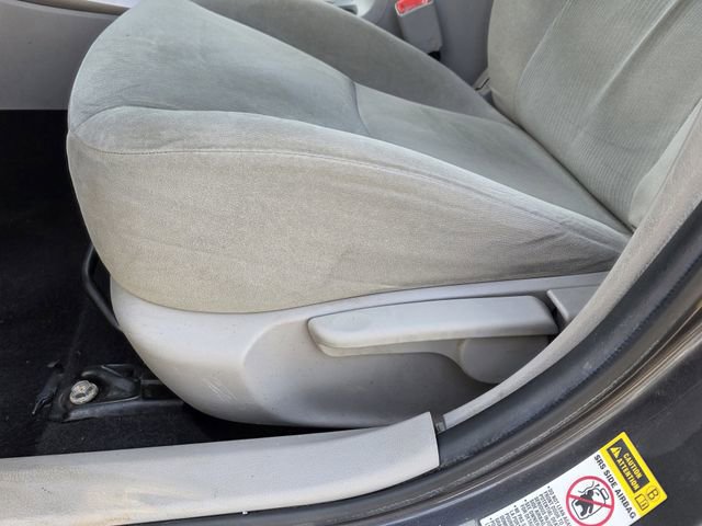 Used 2013 Toyota Corolla LE image 12