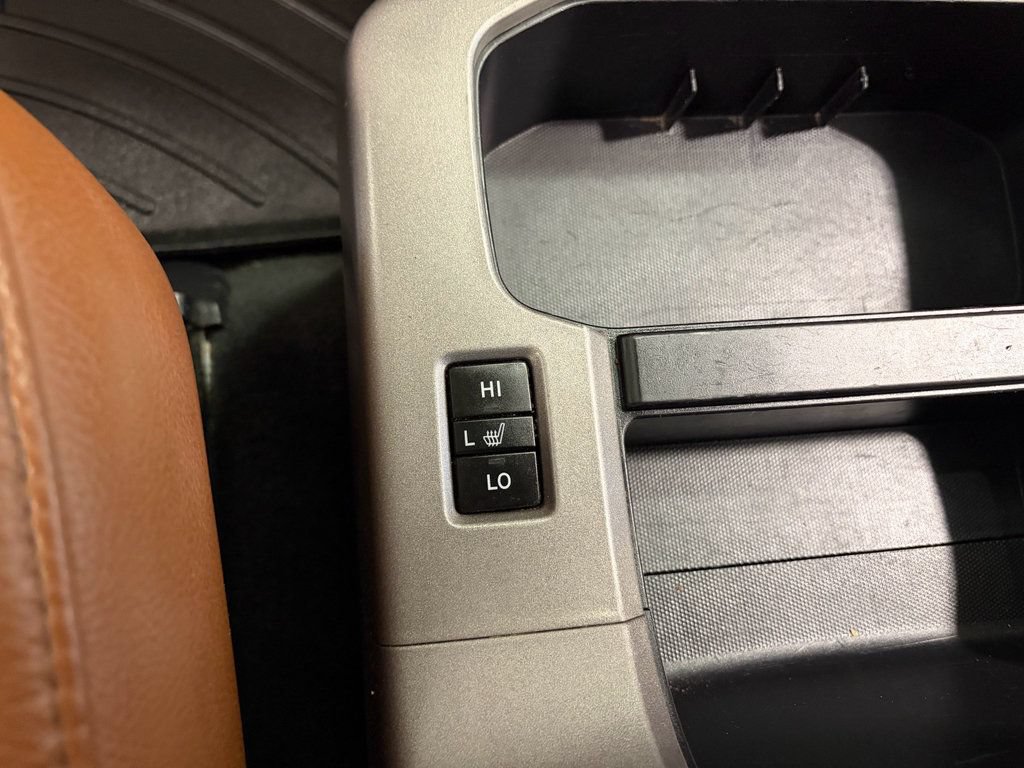 Used 2018 Toyota Sequoia Platinum AWD/4WD image 15