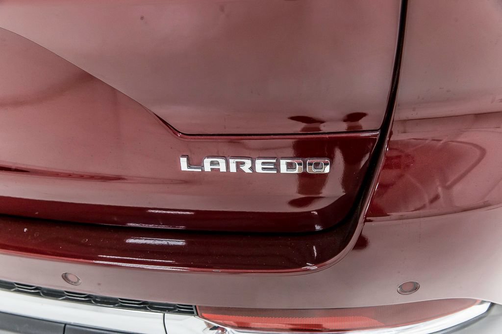 Used 2023 Jeep Grand Cherokee Laredo AWD/4WD image 7