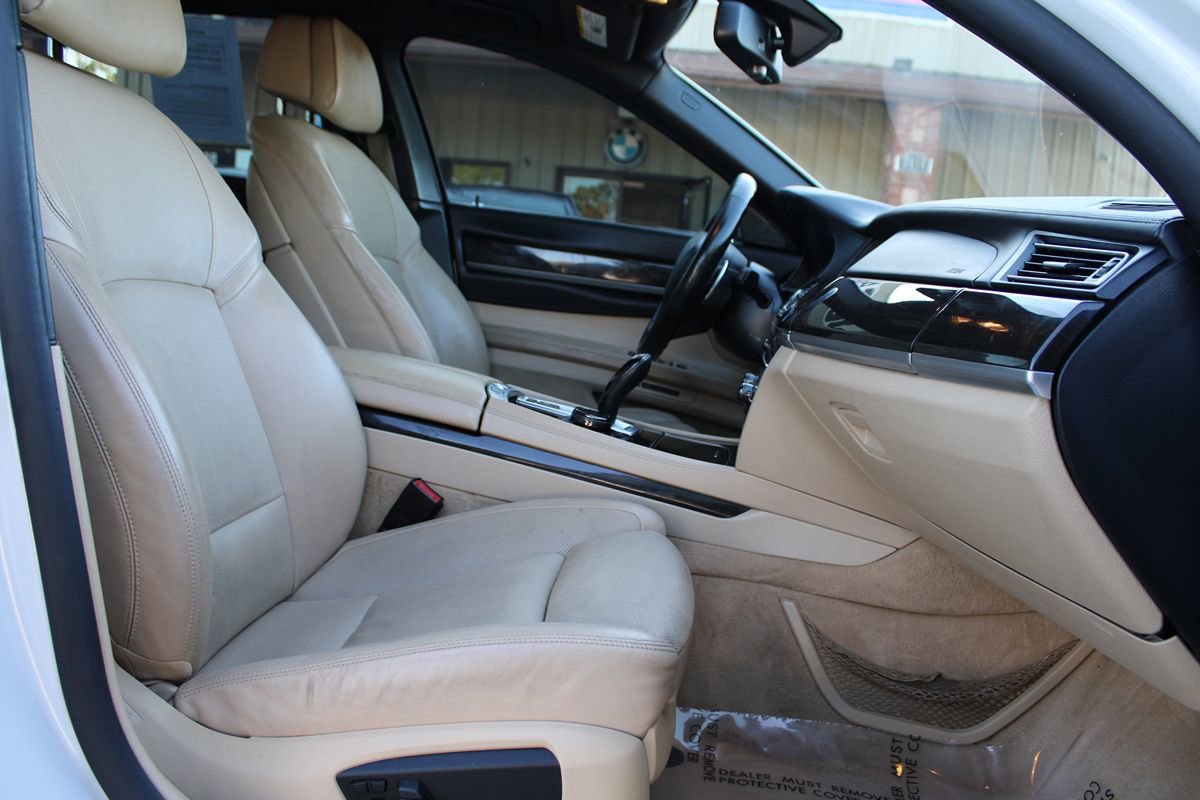 Used 2015 BMW 750Li RWD image 14