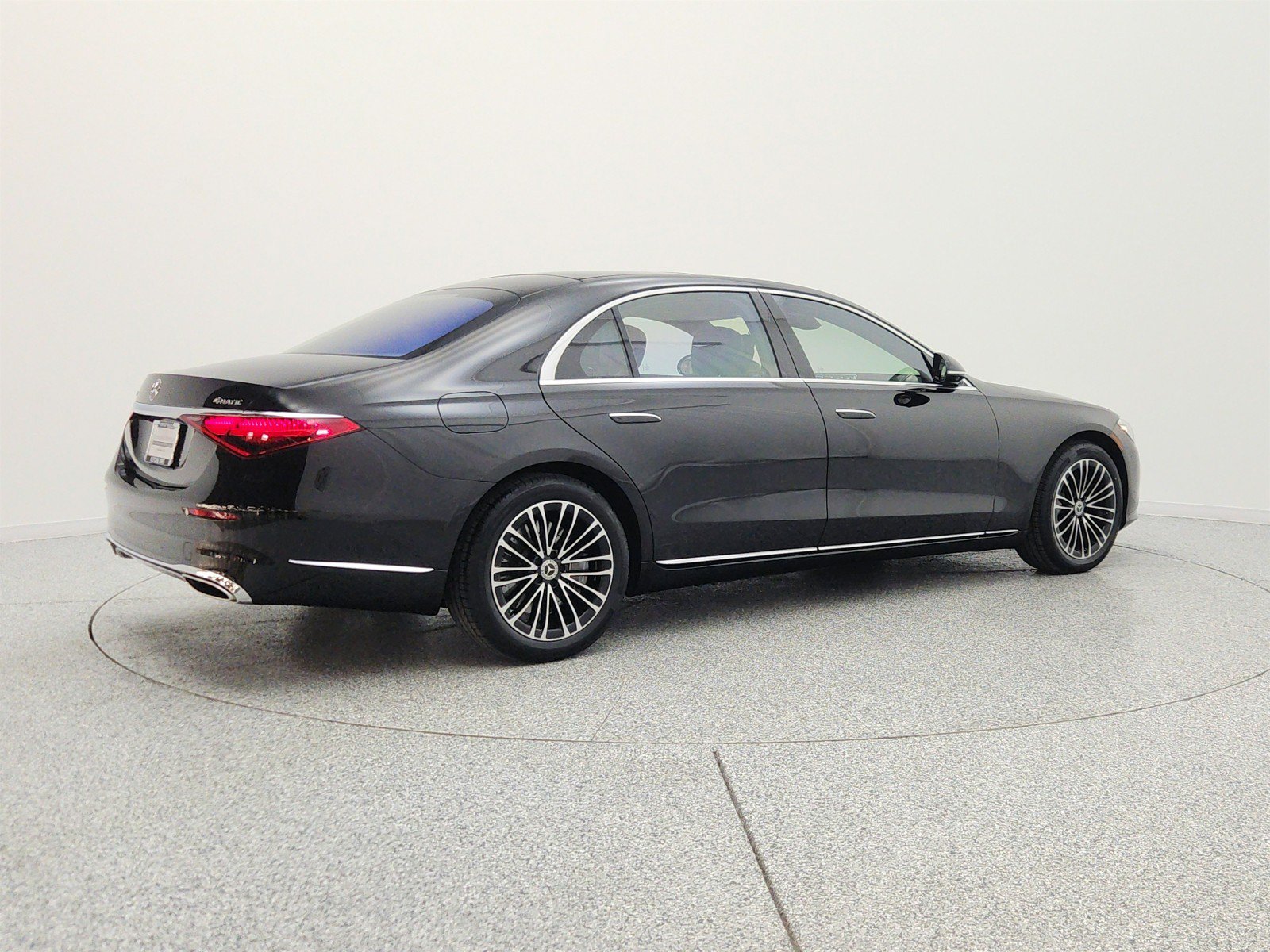 Used 2023 Mercedes-Benz S 580e 4MATIC Sedan image 5