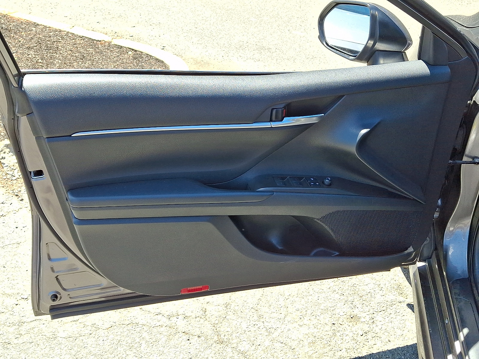 Used 2021 Toyota Camry SE FWD image 10