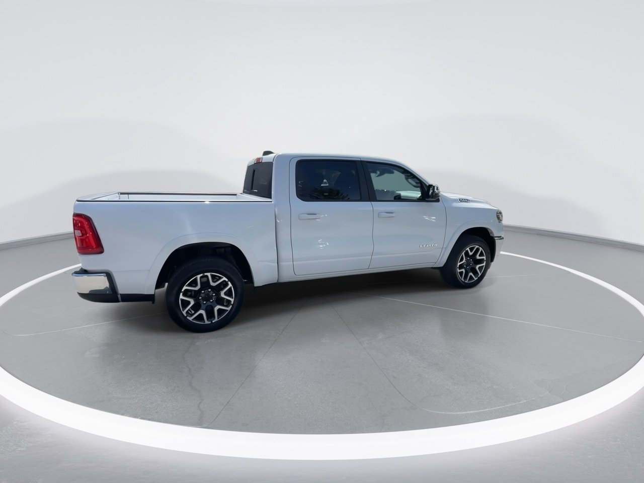 Used 2025 RAM 1500 Laramie AWD/4WD image 21