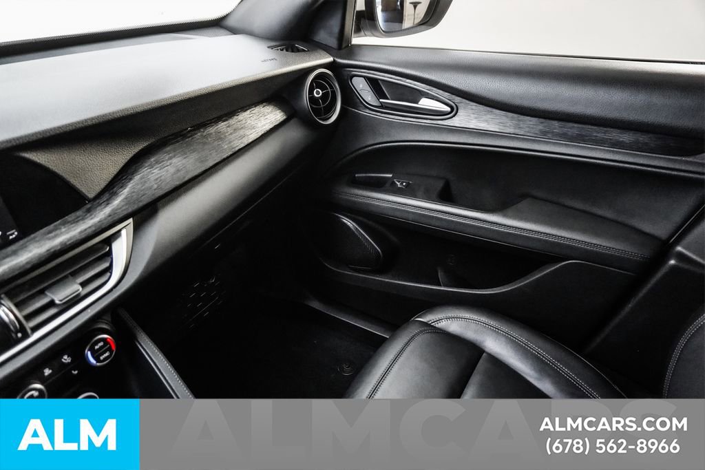 Used 2022 Alfa Romeo Stelvio Sprint image 43