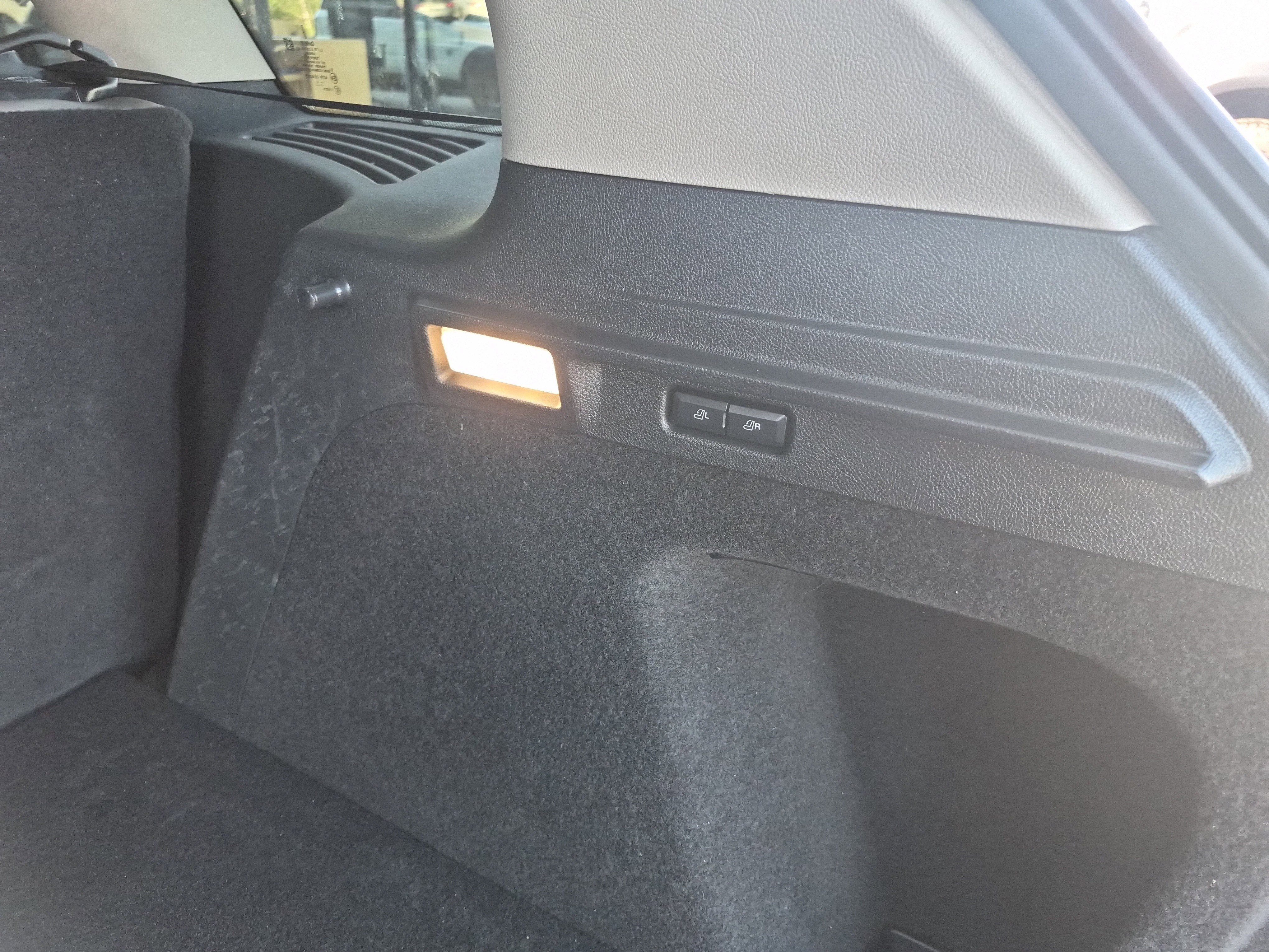 Used 2025 Lincoln Corsair Reserve w/ Towing Package image 17