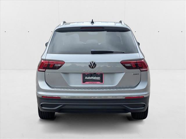 Used 2023 Volkswagen Tiguan SE w/ Panoramic Sunroof Package image 6