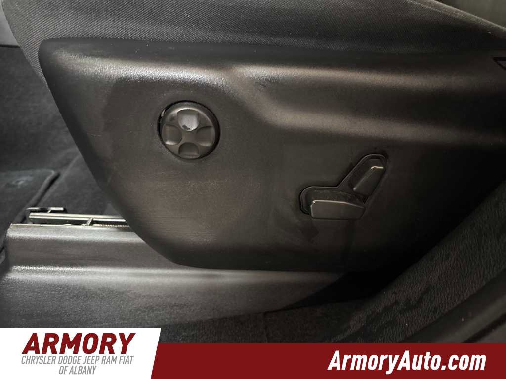 Used 2025 Dodge Durango GT image 13