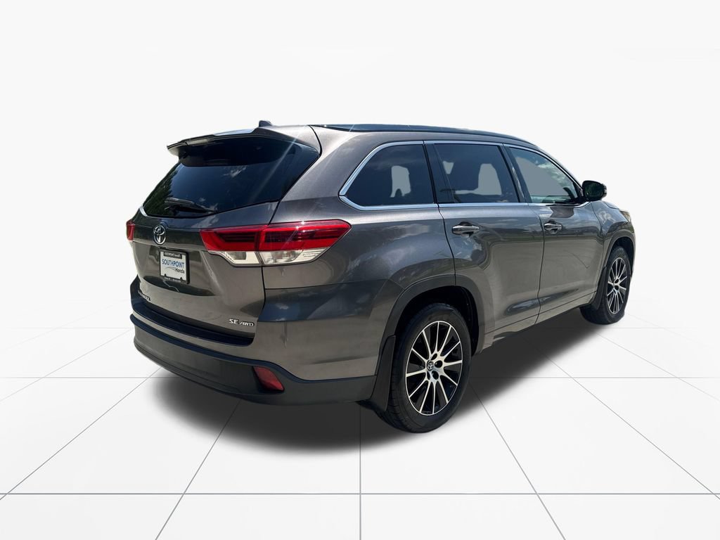 Used 2017 Toyota Highlander SE AWD/4WD image 8