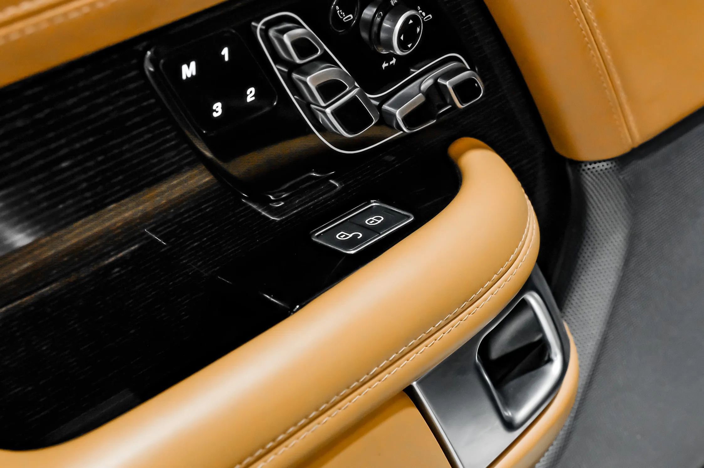 Used 2019 Land Rover Range Rover Long Wheelbase Autobiography image 52