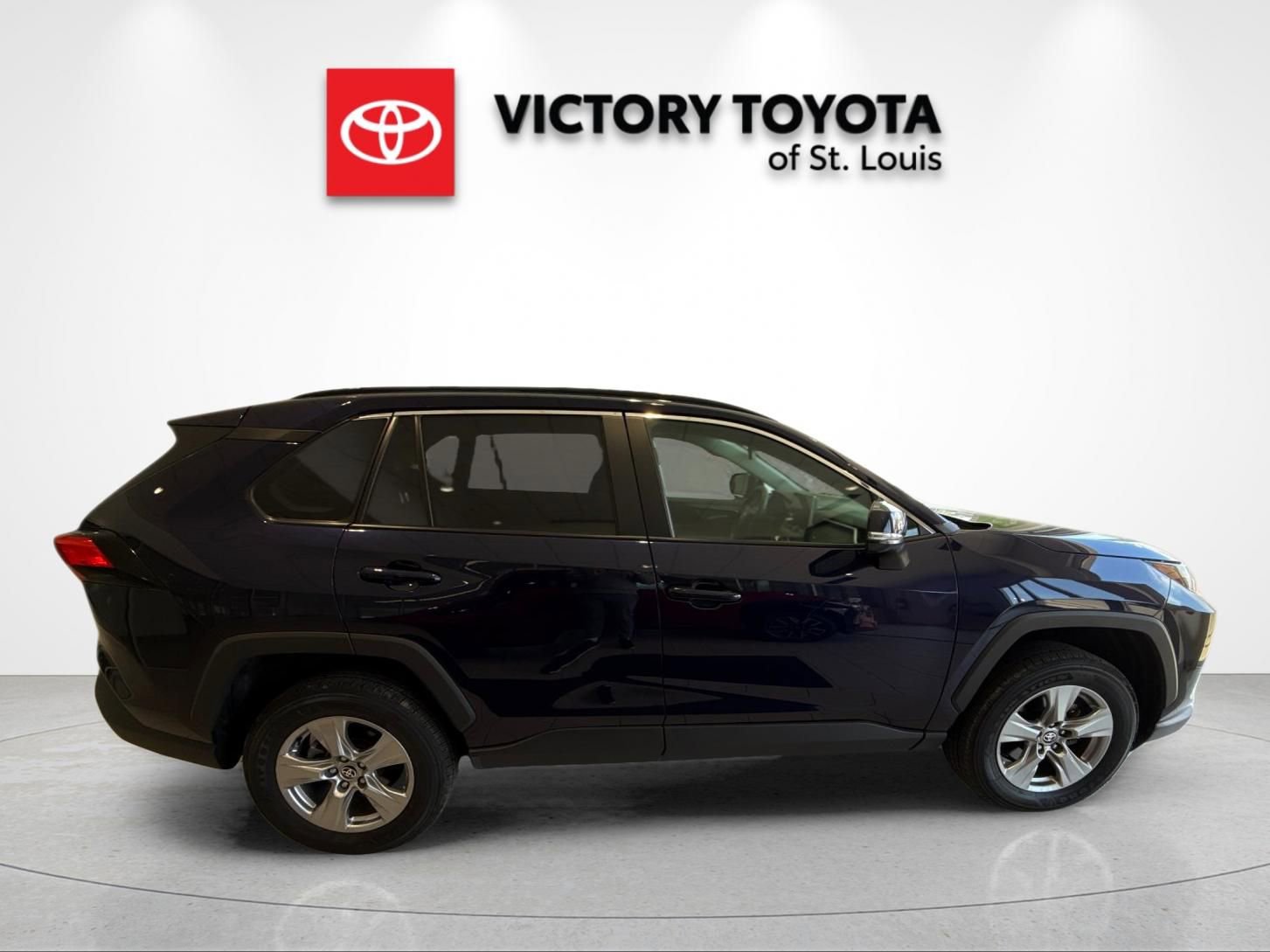 Used 2025 Toyota RAV4 XLE AWD/4WD image 2