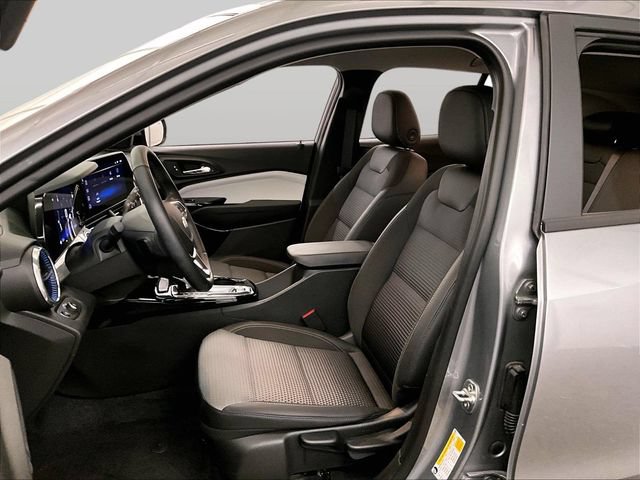 Used 2024 Chevrolet Trax LT w/ Driver Confidence Package FWD image 24