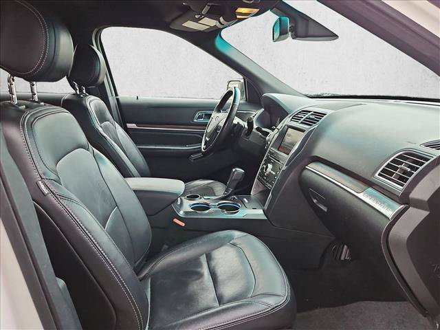 Used 2016 Ford Explorer Limited w/ Equipment Group 301A FWD image 18