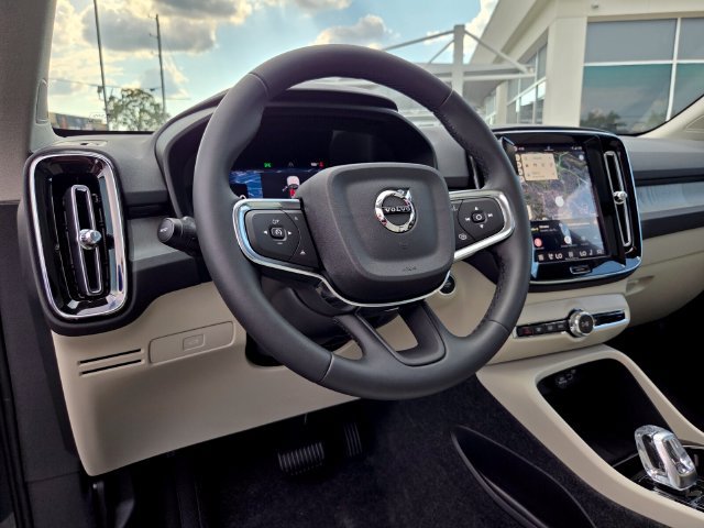 New 2026 Volvo XC40 B5 Plus w/ Protection Package Premier AWD/4WD image 8