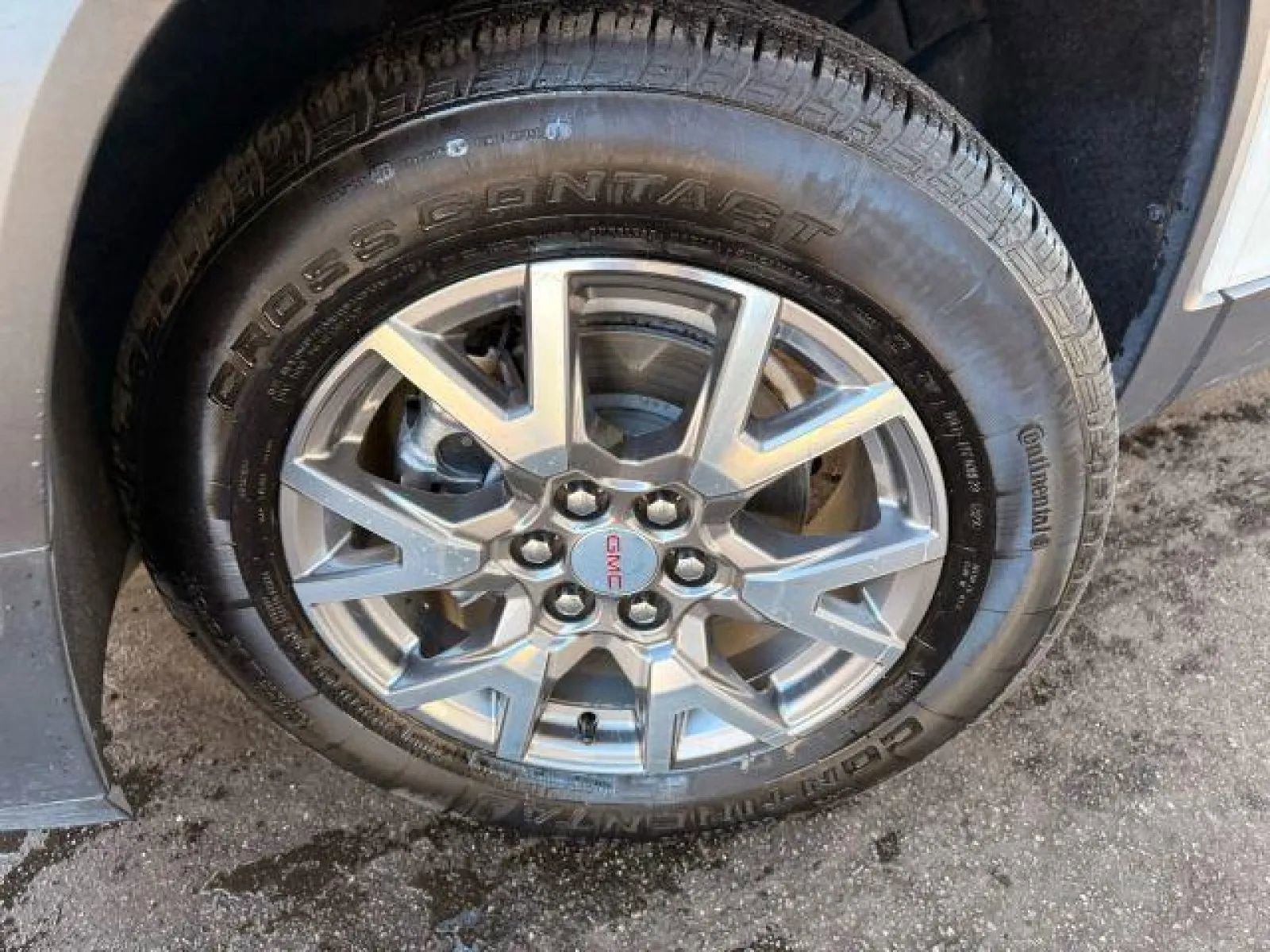 Used 2022 GMC Acadia SLT w/ LPO, Floor Liner Package image 47