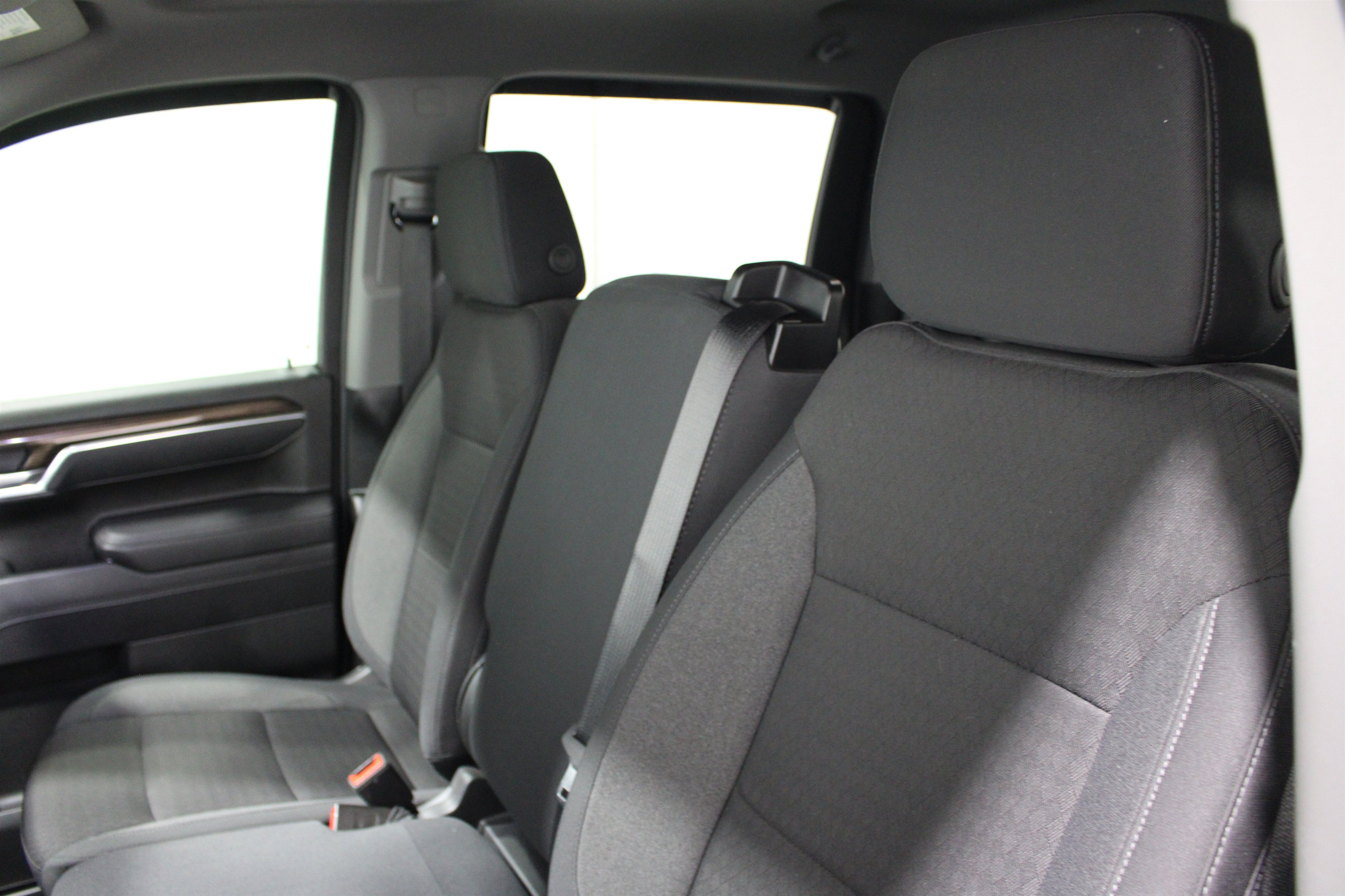 Used 2025 Chevrolet Silverado 1500 LT AWD/4WD image 4