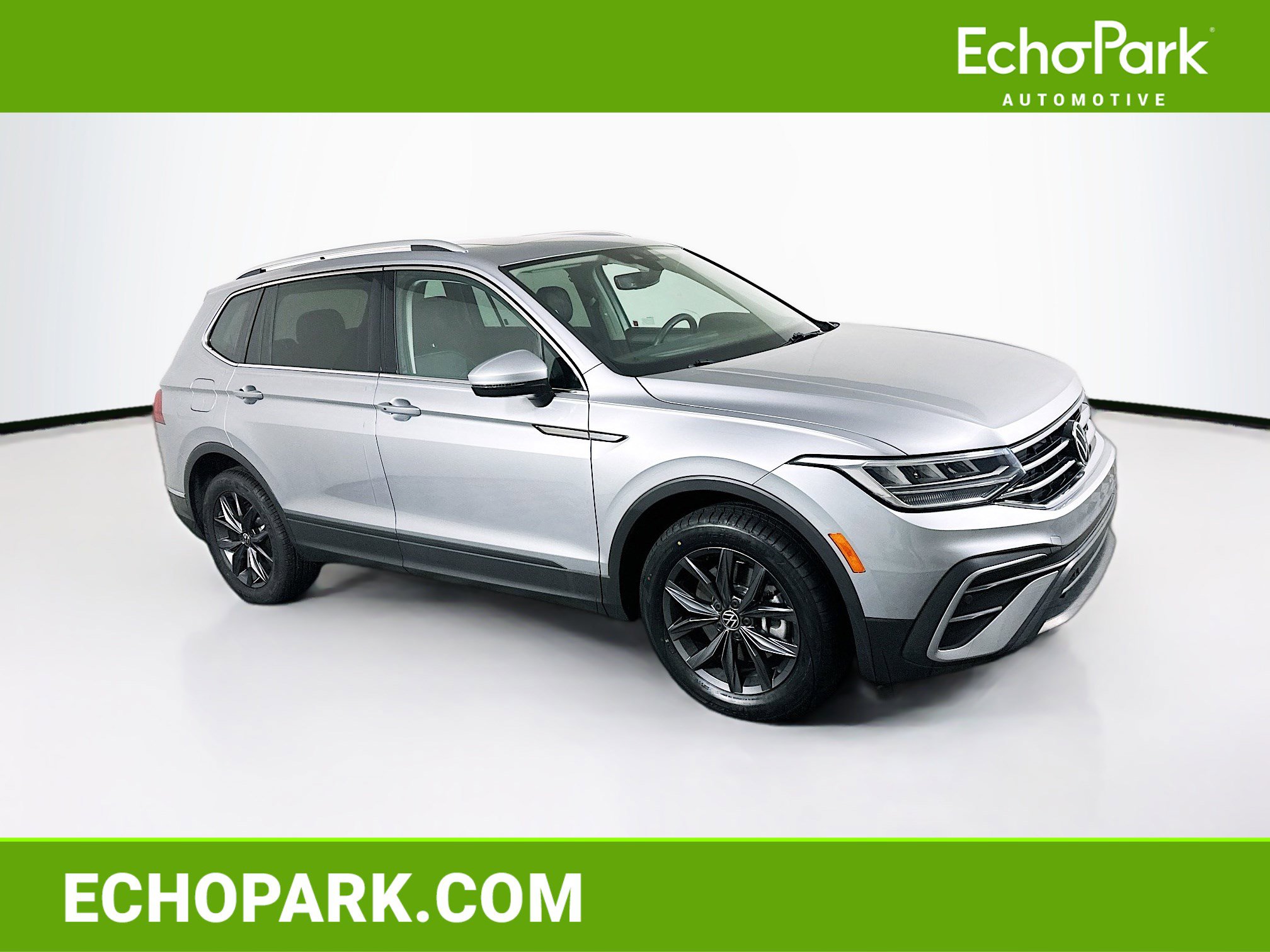 Used 2022 Volkswagen Tiguan SE w/ Panoramic Sunroof Package