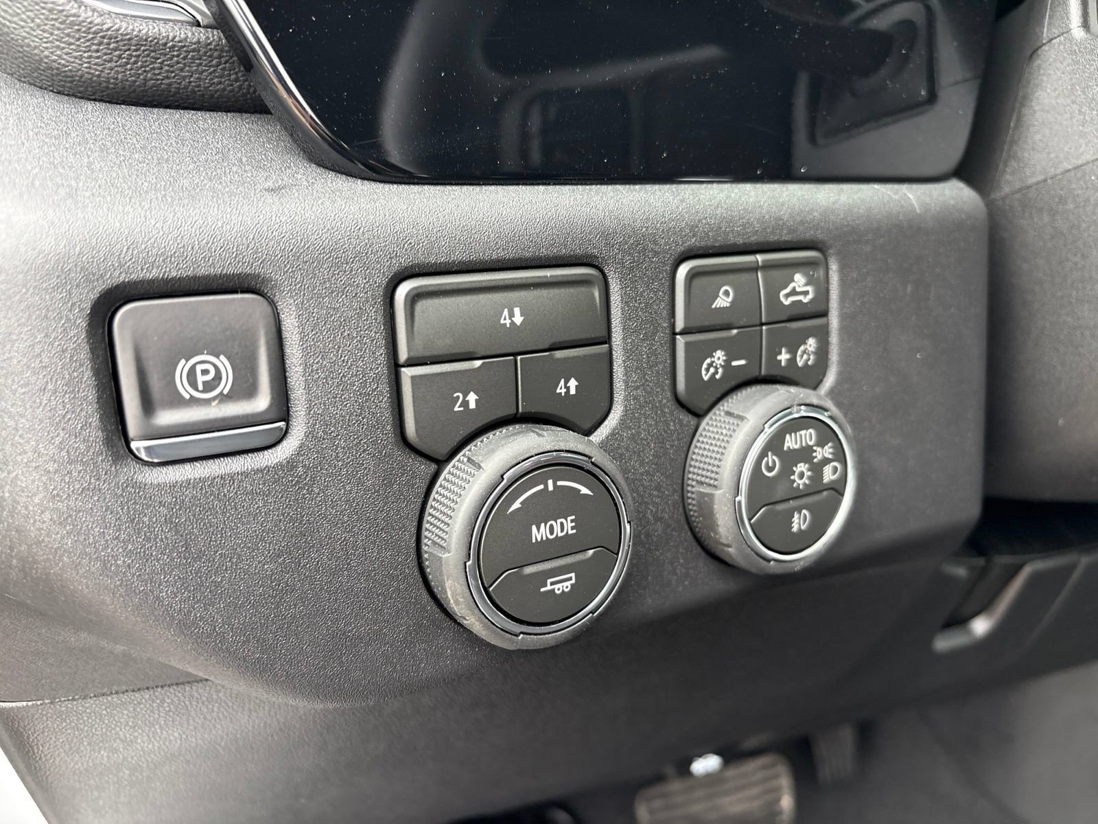 New 2026 Chevrolet Silverado 3500 LT w/ Texas Edition AWD/4WD image 12