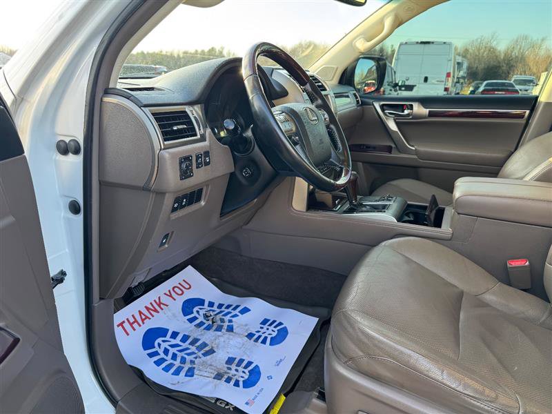 Used 2019 Lexus GX 460 image 31