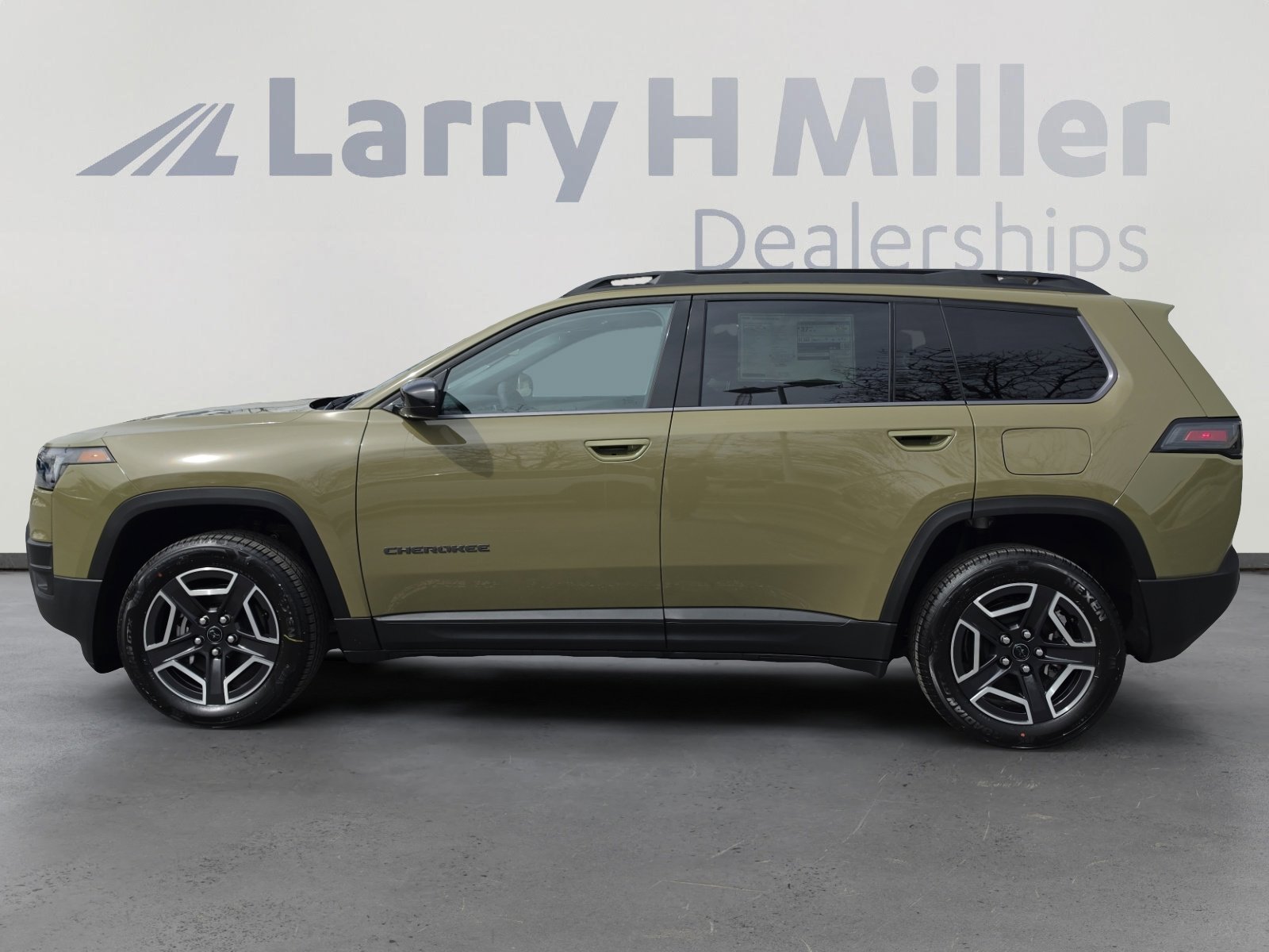 New 2026 Jeep Cherokee Laredo AWD/4WD image 2
