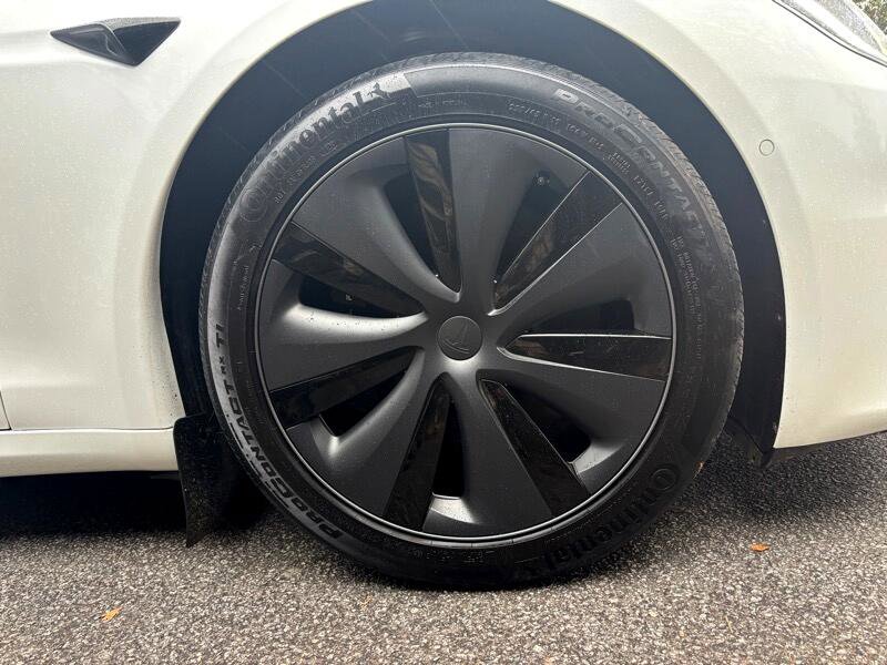 Used 2022 Tesla Model S AWD image 15