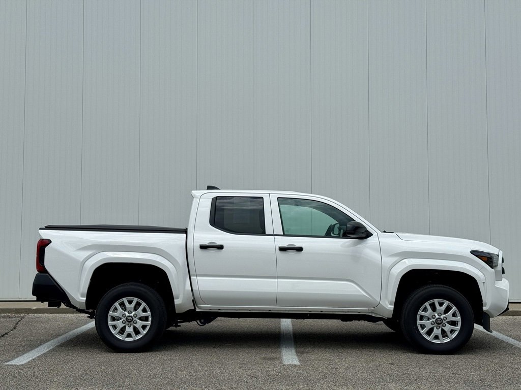 Used 2024 Toyota Tacoma SR image 6