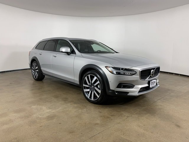 Used 2024 Volvo V90 B6 Cross Country Ultimate w/ Protection Package Premier image 4