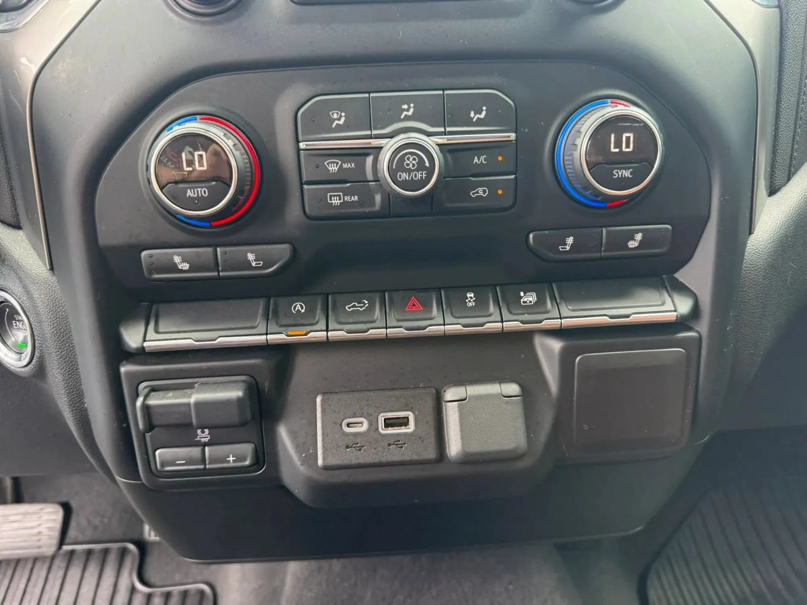 Used 2019 Chevrolet Silverado 1500 LT w/ All-Star Edition AWD/4WD image 25