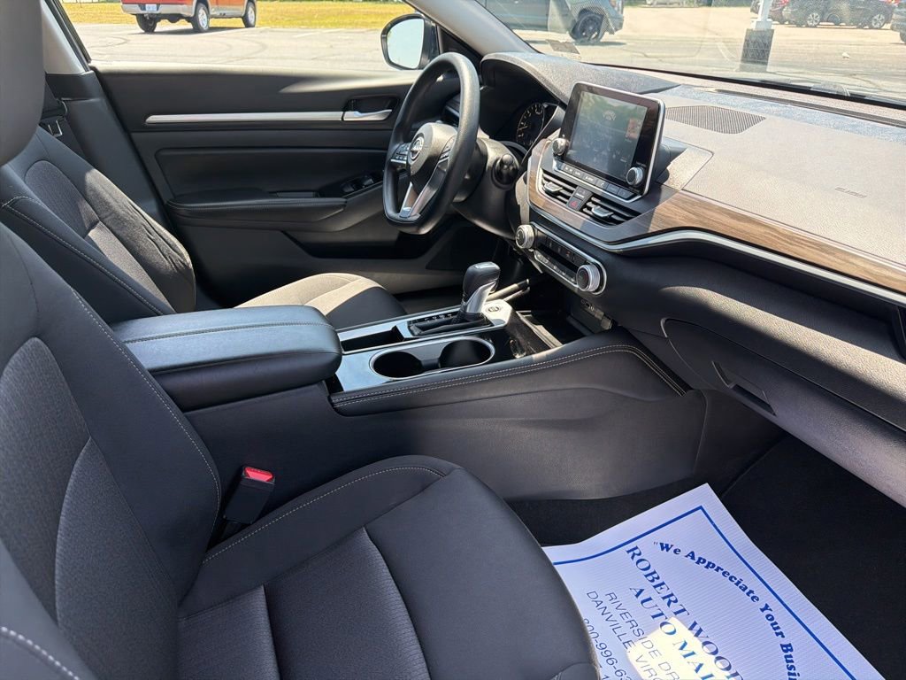 Used 2023 Nissan Altima 2.5 SV FWD image 12