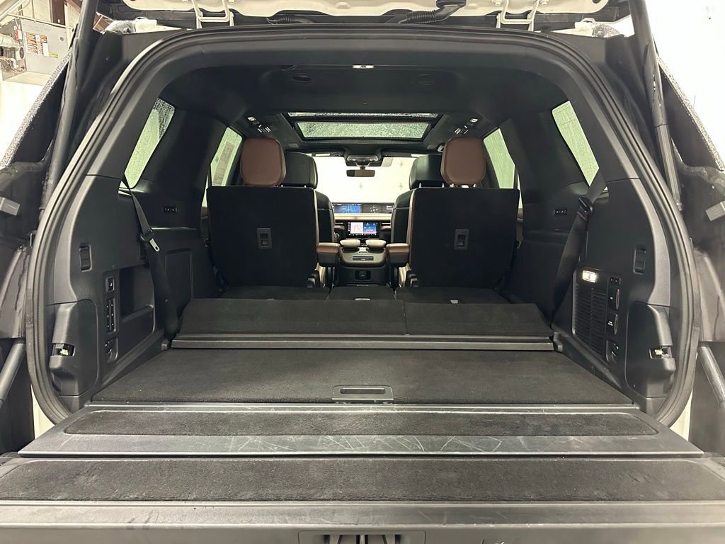 Used 2025 Lincoln Navigator Reserve image 59