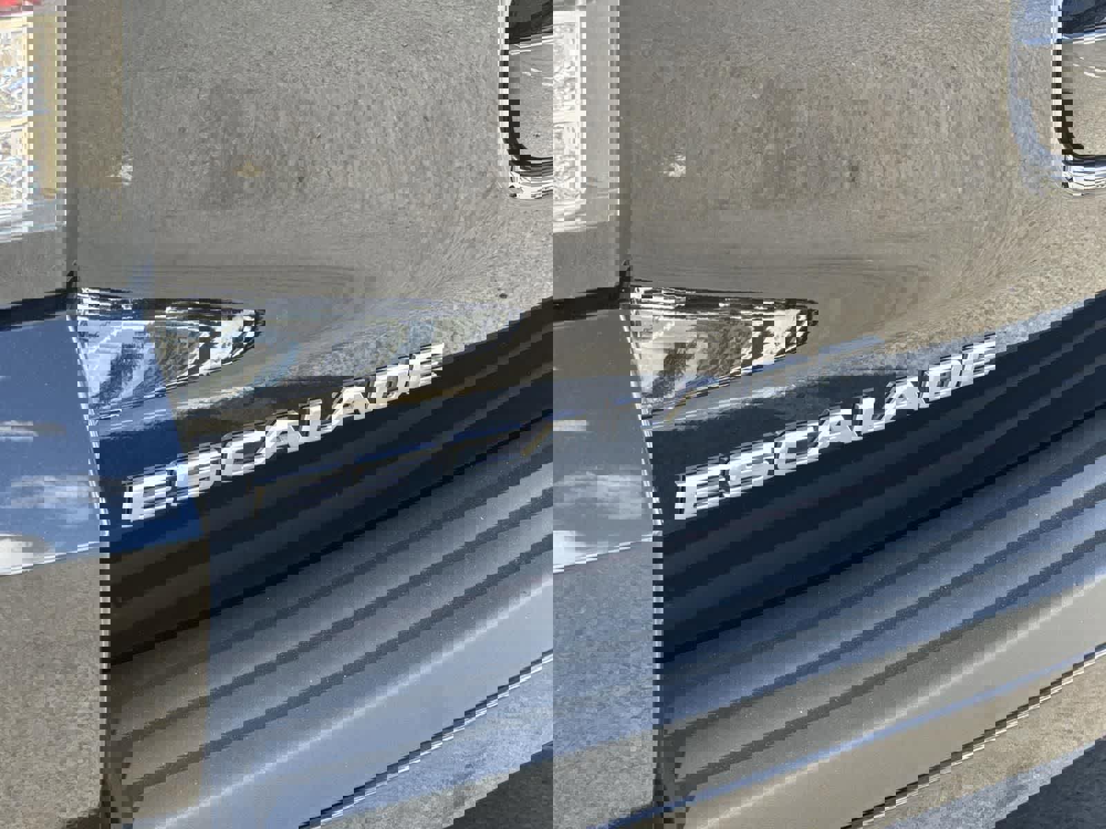 Used 2020 Cadillac Escalade Platinum w/ Escalade Sport Edition image 38