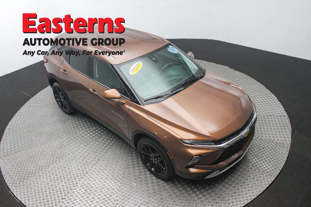 Used 2023 Chevrolet Blazer LT image 3