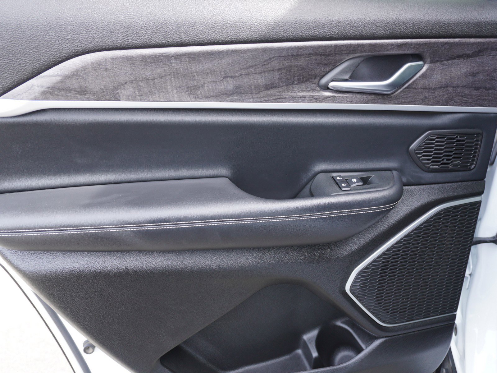 Used 2021 Jeep Grand Cherokee L Limited image 13