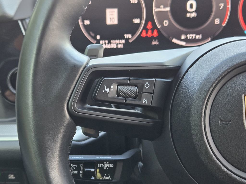 Used 2024 Porsche Cayenne Coupe image 36