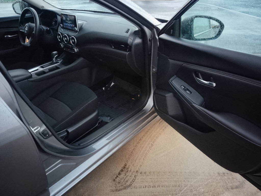 Used 2023 Nissan Sentra SV FWD image 14