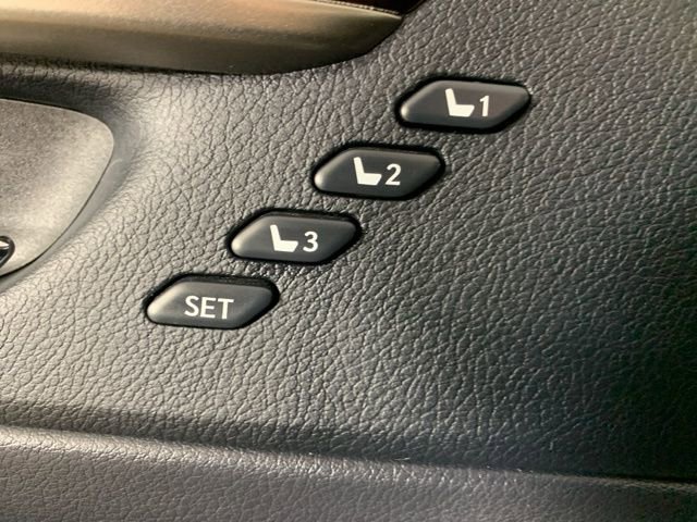 Used 2016 Lexus ES 350 w/ Luxury Package w/Wood Trim image 17