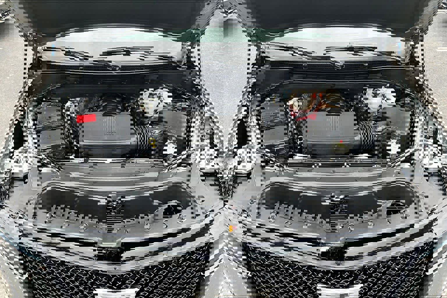 Used 2024 Cadillac Escalade Sport w/ LPO, ONYX Package image 32