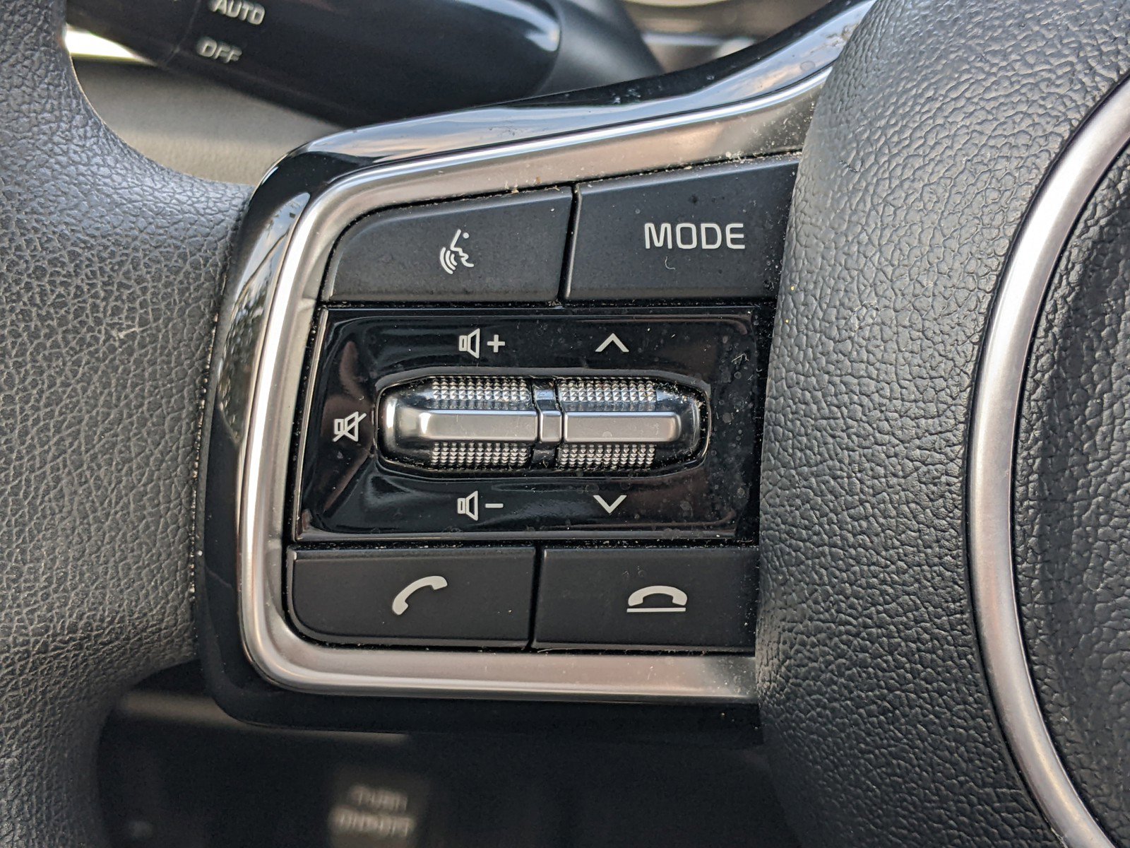 Used 2023 Kia Sorento LX image 34