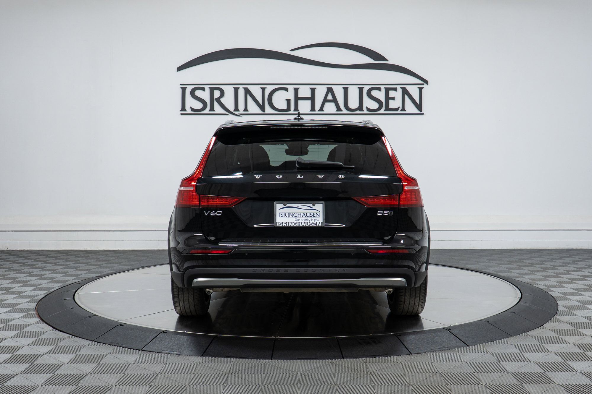 Used 2024 Volvo V60 B5 Cross Country Plus image 6