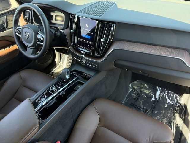 Used 2023 Volvo XC60 B5 Plus w/ Protection Package Premier image 14